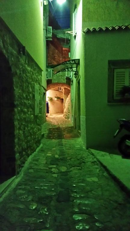 קרק Aurora Apartment מראה חיצוני תמונה
