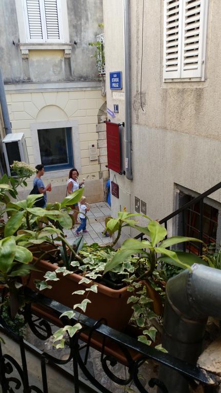 קרק Aurora Apartment מראה חיצוני תמונה